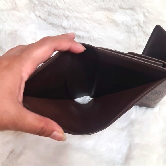 EUC Auth LV Damier Trifold wallet with insert. - Picture 10 of 15
